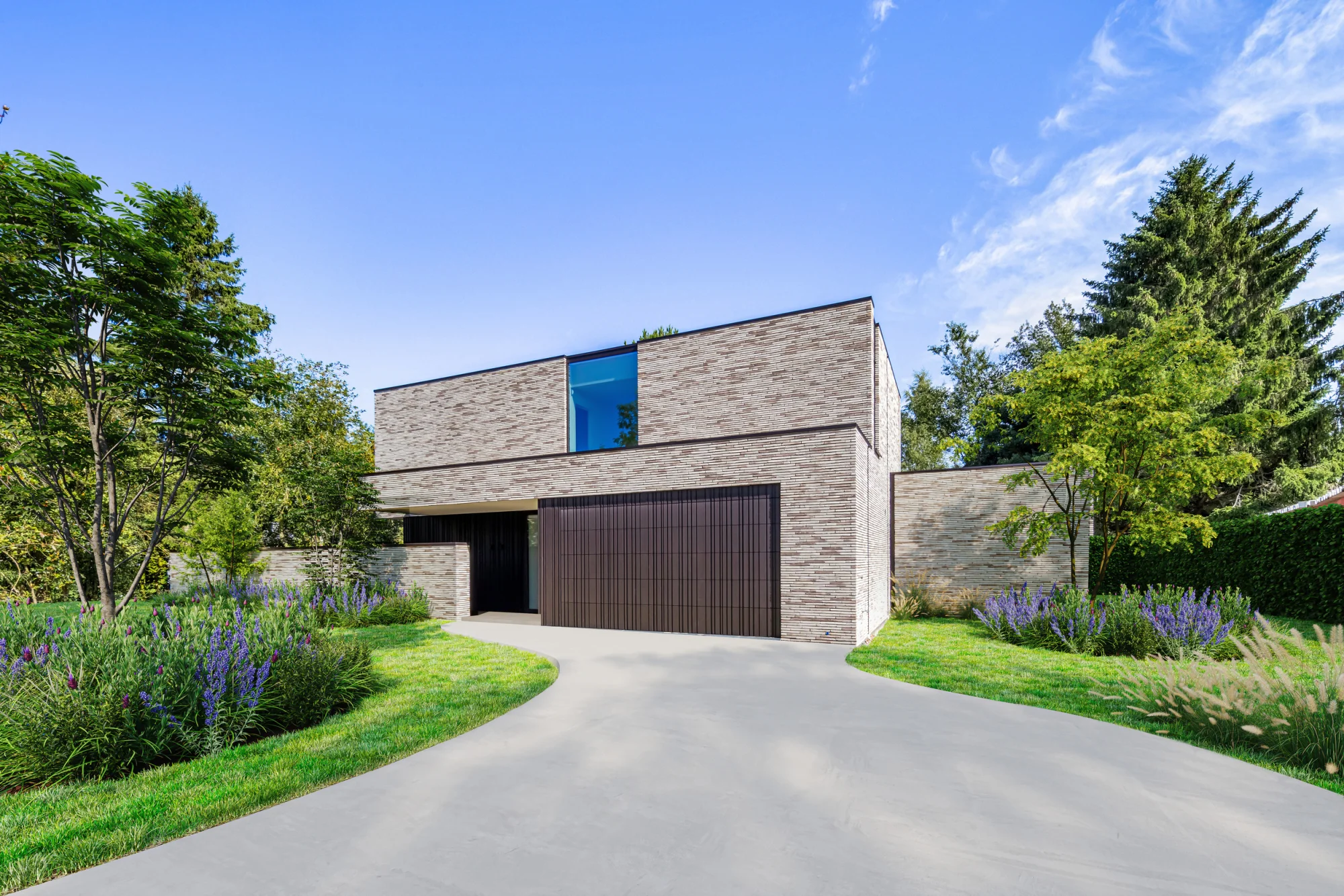 Villa | Custom Made Haroon