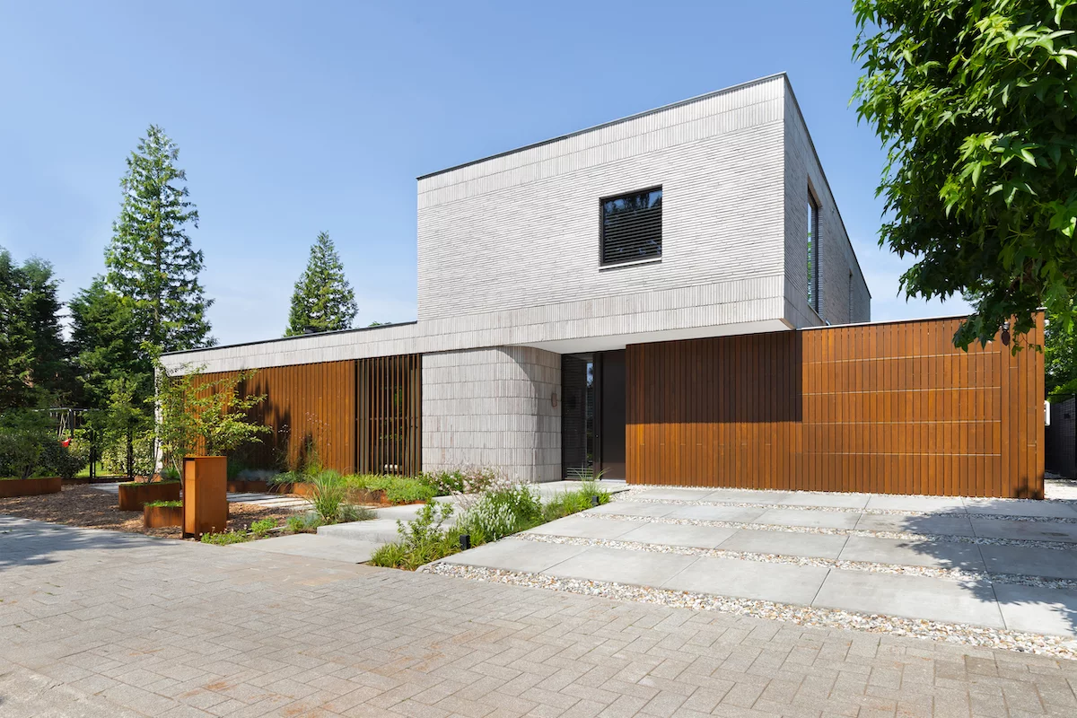 Villa | W Henry